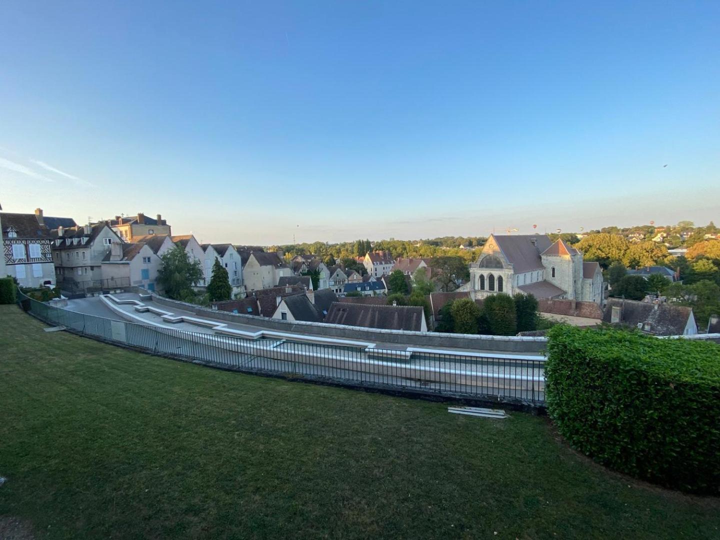 Appartement Le Jardinet De La Cathedrale à Chartres Extérieur photo